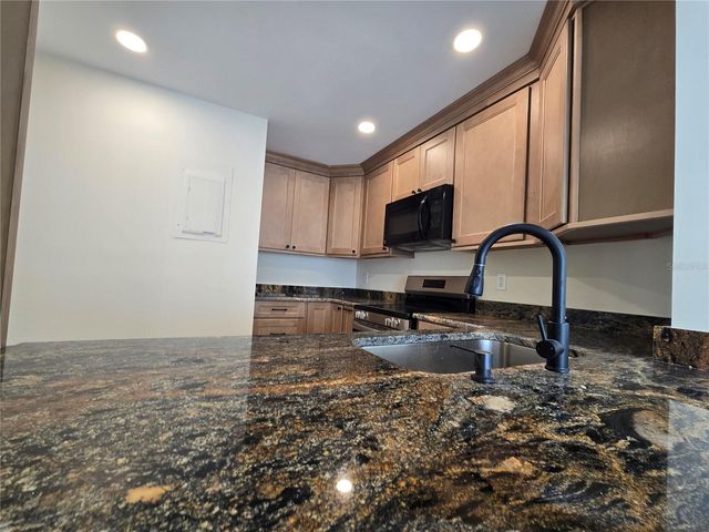 410 S NETHERWOOD CRESCENT 410, Altamonte Springs, FL 32714