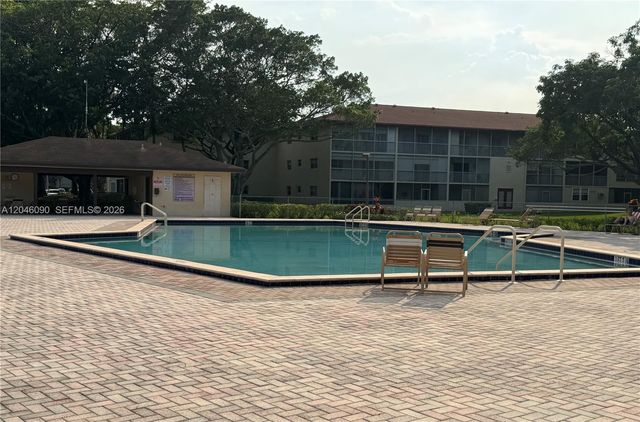 100 SW 132nd Way 101K, Pembroke Pines, FL 33027