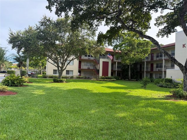 100 SW 132nd Way 101K, Pembroke Pines, FL 33027