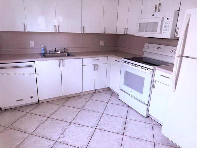 100 SW 132nd Way 101K, Pembroke Pines, FL 33027