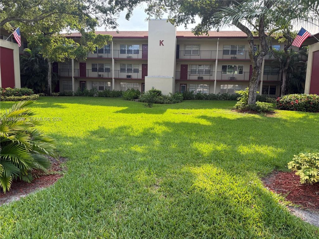 100 SW 132nd Way 101K, Pembroke Pines, FL 33027