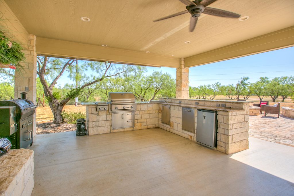 Image 38 of property listing at 629 Co Rd 356, Ballinger, TX 76821