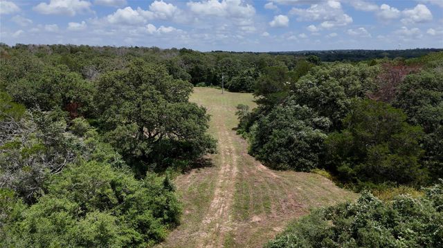 277 Meuth Cemetery RD, Red Rock, TX 78662