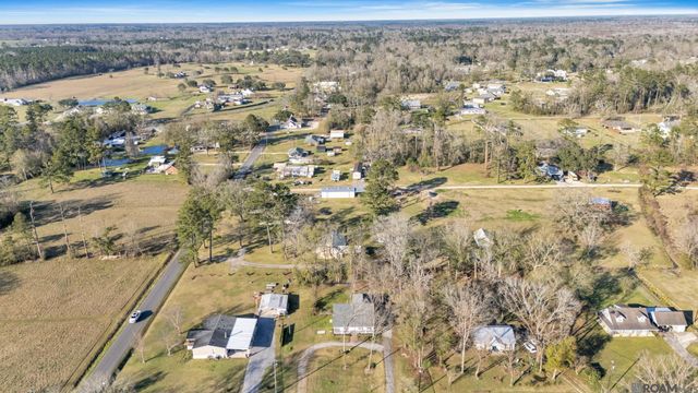 45026 Robin Trail Rd, St Amant, LA 70774