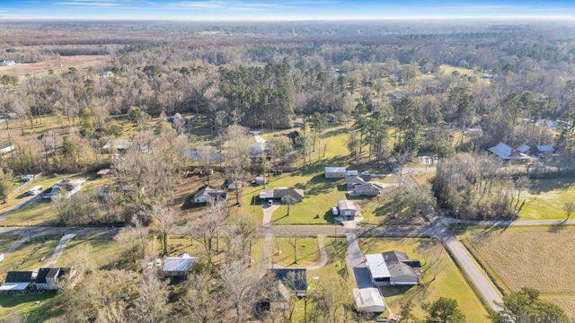 45026 Robin Trail Rd, St Amant, LA 70774