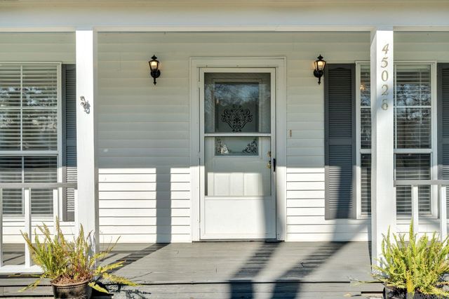 45026 Robin Trail Rd, St Amant, LA 70774