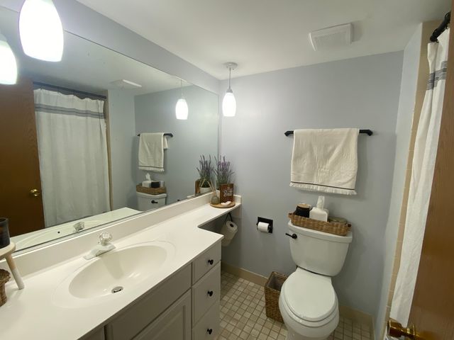 7715 SUSSEX CREEK Drive 1D, Darien, IL 60561