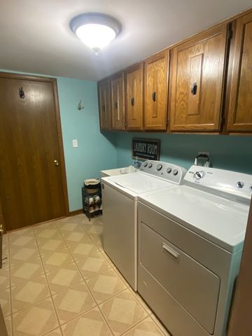 7715 SUSSEX CREEK Drive 1D, Darien, IL 60561