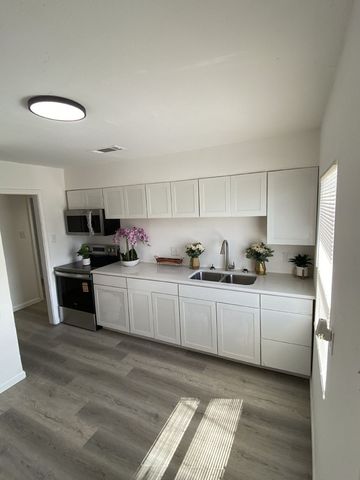 1222 E Estes Ave, Midland, TX 79710