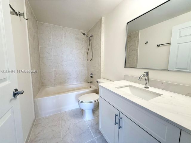 6851 SW 44th St 207, Miami, FL 33155