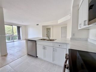 6851 SW 44th St 207, Miami, FL 33155