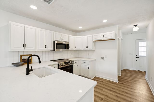 406 S University St, Murfreesboro, TN 37130