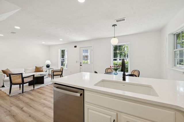 406 S University St, Murfreesboro, TN 37130