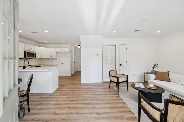 406 S University St, Murfreesboro, TN 37130