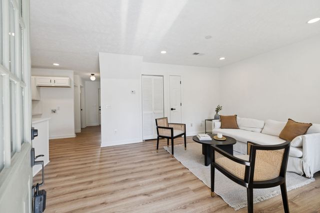 406 S University St, Murfreesboro, TN 37130