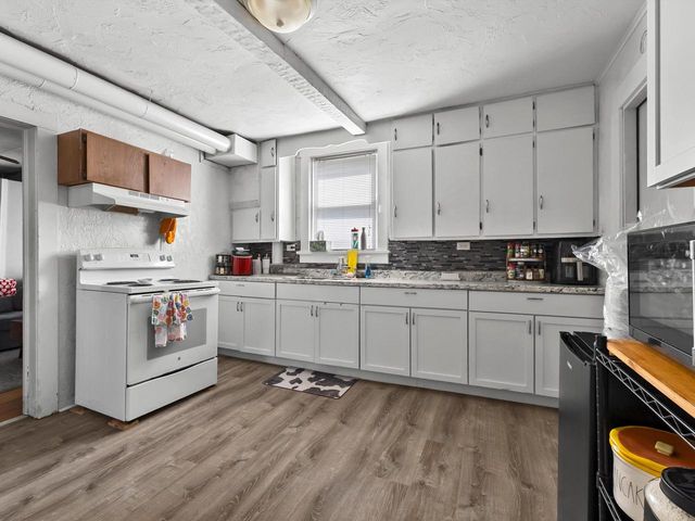 1332 S 9th STREET, Sheboygan, WI 53081