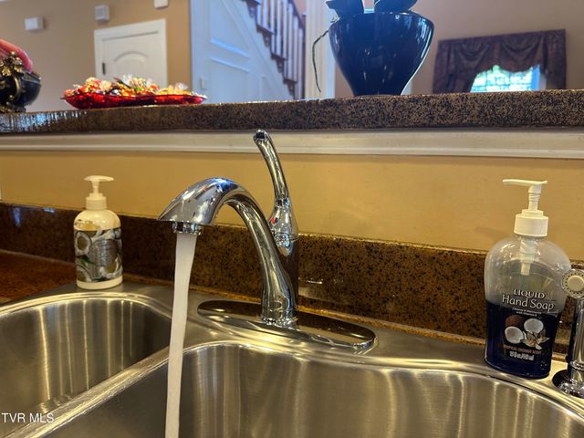 1321 Kendrick Creek Road, Kingsport, TN 37663