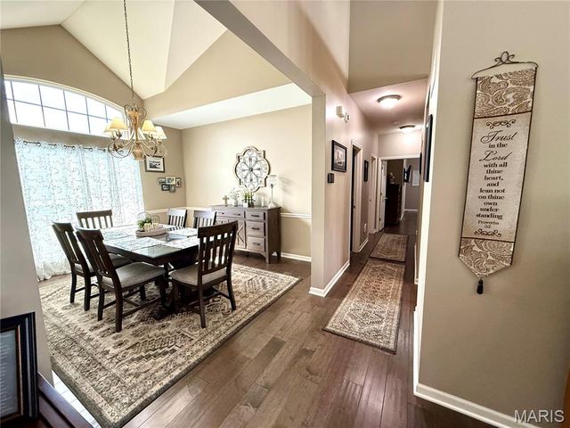 818 Summit Glen Court, Fenton, MO 63026