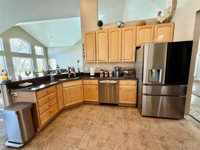 818 Summit Glen Court, Fenton, MO 63026
