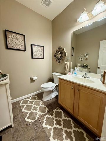 818 Summit Glen Court, Fenton, MO 63026