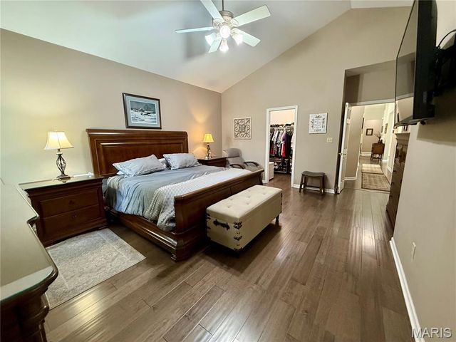 818 Summit Glen Court, Fenton, MO 63026