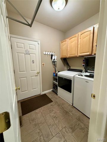 818 Summit Glen Court, Fenton, MO 63026
