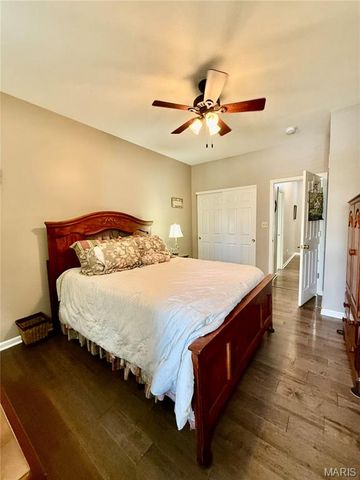 818 Summit Glen Court, Fenton, MO 63026