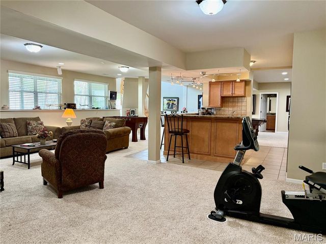 818 Summit Glen Court, Fenton, MO 63026