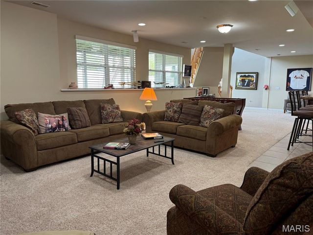 818 Summit Glen Court, Fenton, MO 63026