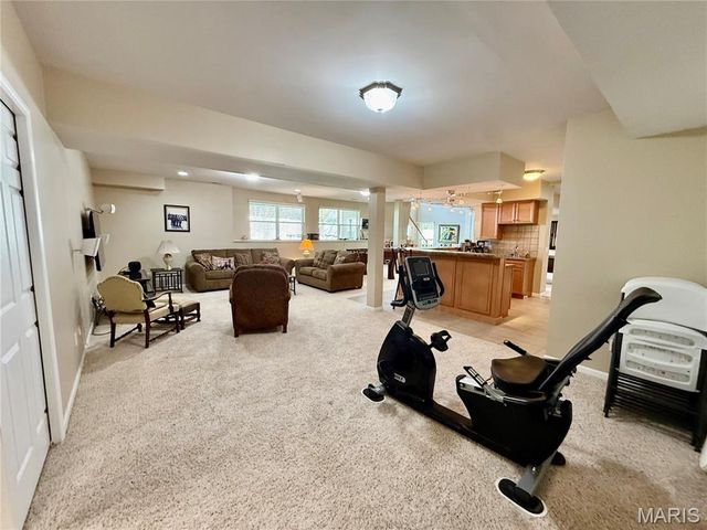 818 Summit Glen Court, Fenton, MO 63026
