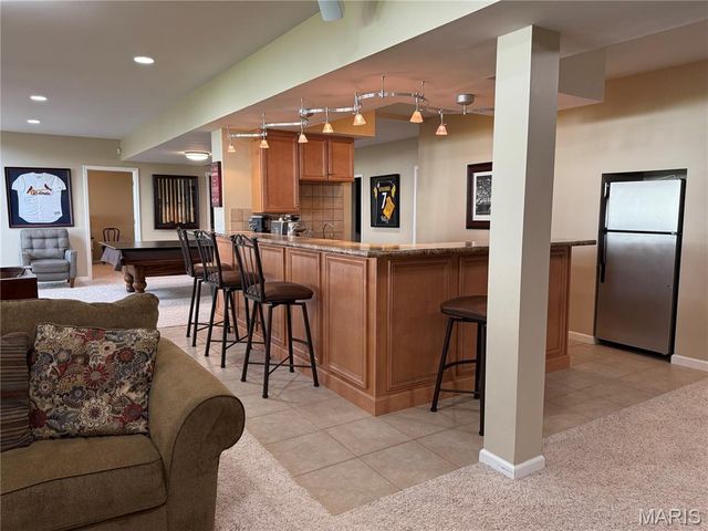 818 Summit Glen Court, Fenton, MO 63026