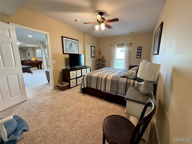 818 Summit Glen Court, Fenton, MO 63026