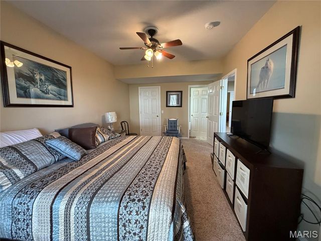 818 Summit Glen Court, Fenton, MO 63026