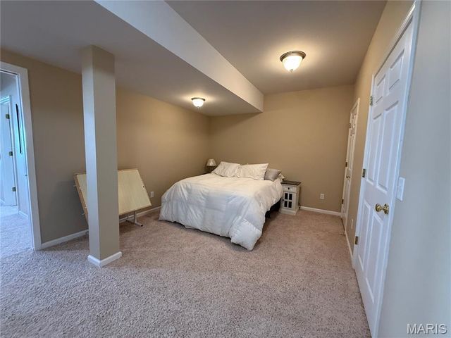 818 Summit Glen Court, Fenton, MO 63026