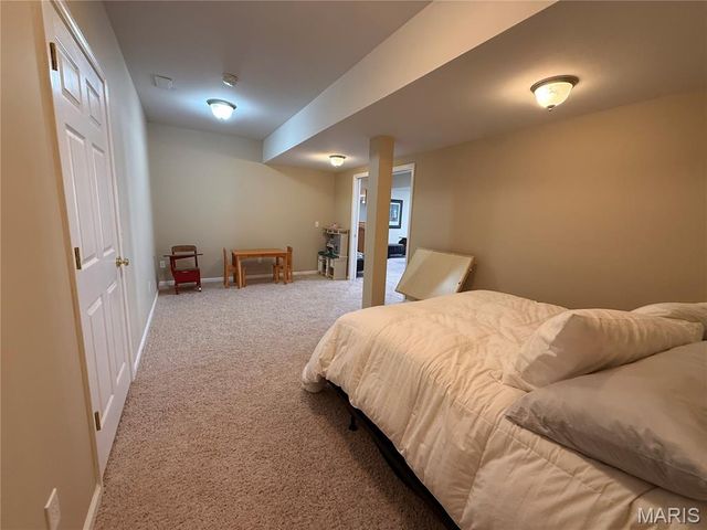 818 Summit Glen Court, Fenton, MO 63026