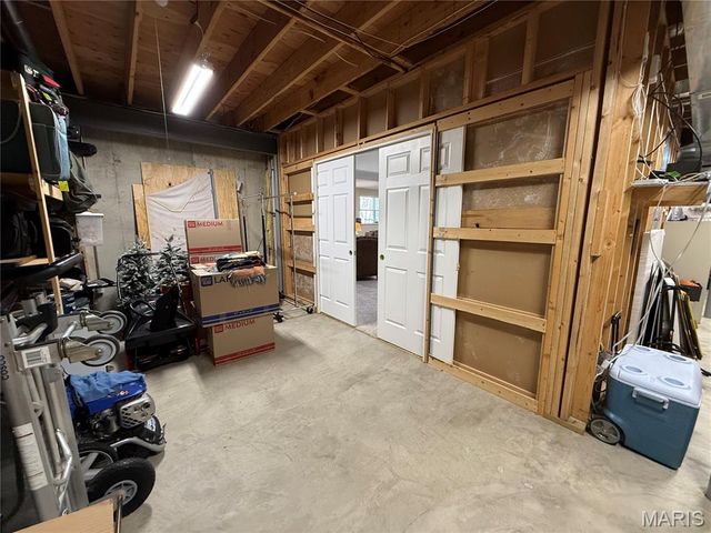 818 Summit Glen Court, Fenton, MO 63026