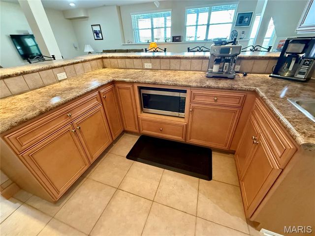 818 Summit Glen Court, Fenton, MO 63026