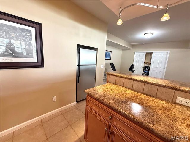 818 Summit Glen Court, Fenton, MO 63026