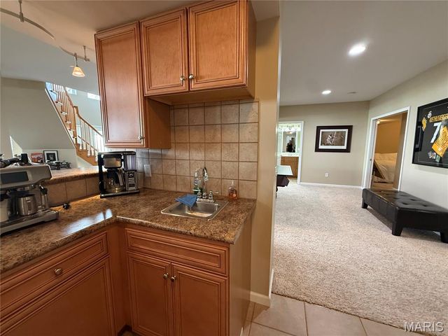 818 Summit Glen Court, Fenton, MO 63026