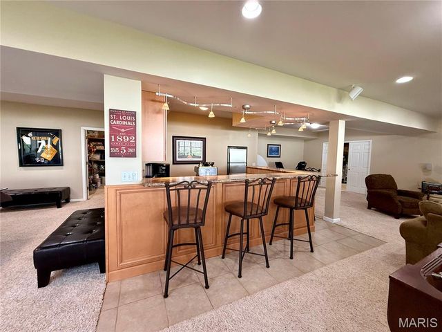 818 Summit Glen Court, Fenton, MO 63026