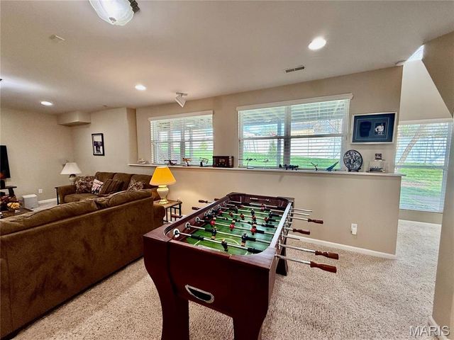 818 Summit Glen Court, Fenton, MO 63026
