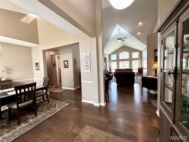 818 Summit Glen Court, Fenton, MO 63026