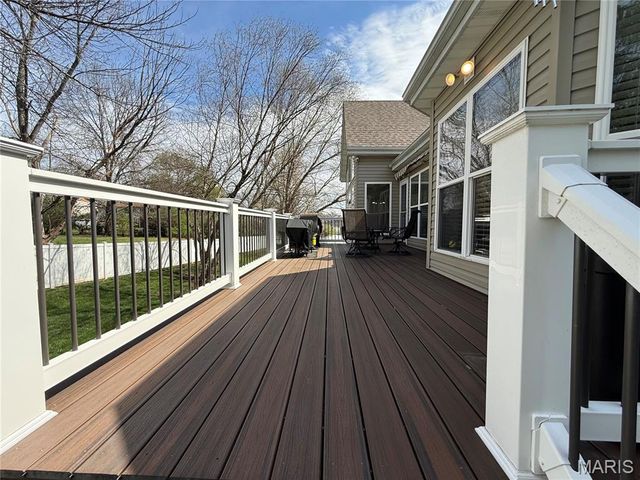 818 Summit Glen Court, Fenton, MO 63026