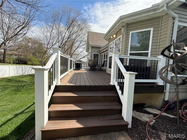 818 Summit Glen Court, Fenton, MO 63026