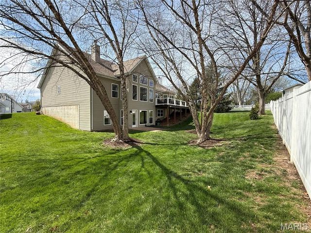 818 Summit Glen Court, Fenton, MO 63026