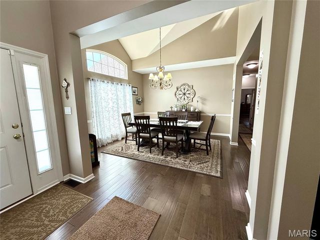 818 Summit Glen Court, Fenton, MO 63026