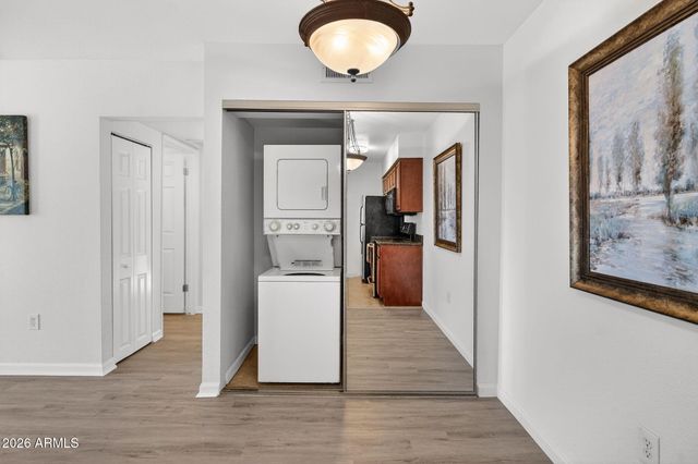 5877 N GRANITE REEF Road 1134, Scottsdale, AZ 85250