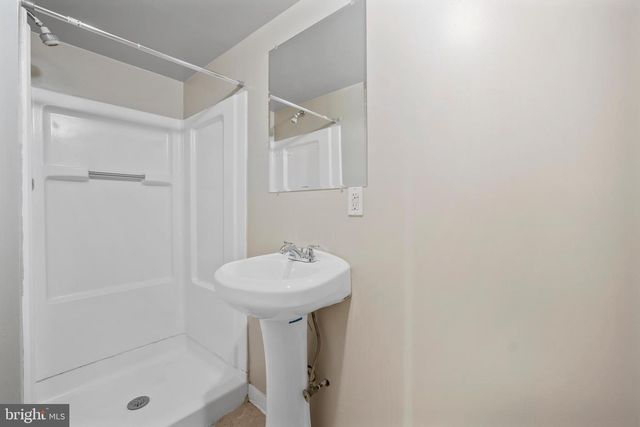 1 ESMOND CT, Germantown, MD 20874