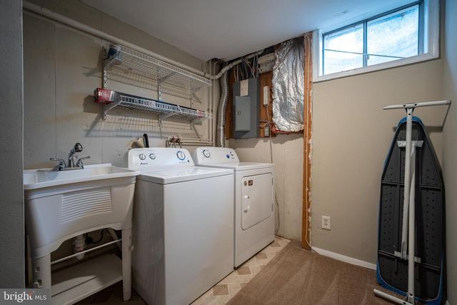 1 ESMOND CT, Germantown, MD 20874