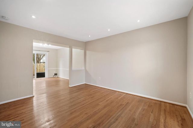 1 ESMOND CT, Germantown, MD 20874